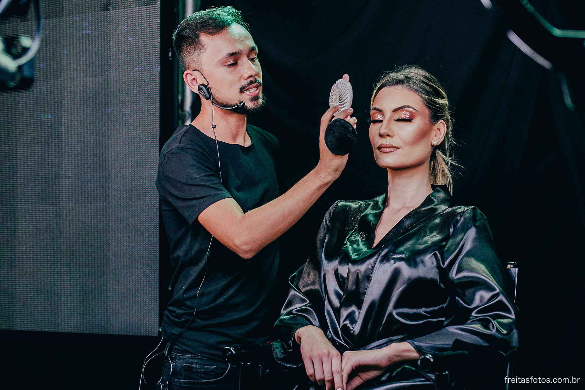 Foto THE BEAUTY OF MAKEUP Foto THE BEAUTY OF MAKEUP - Imagem 102