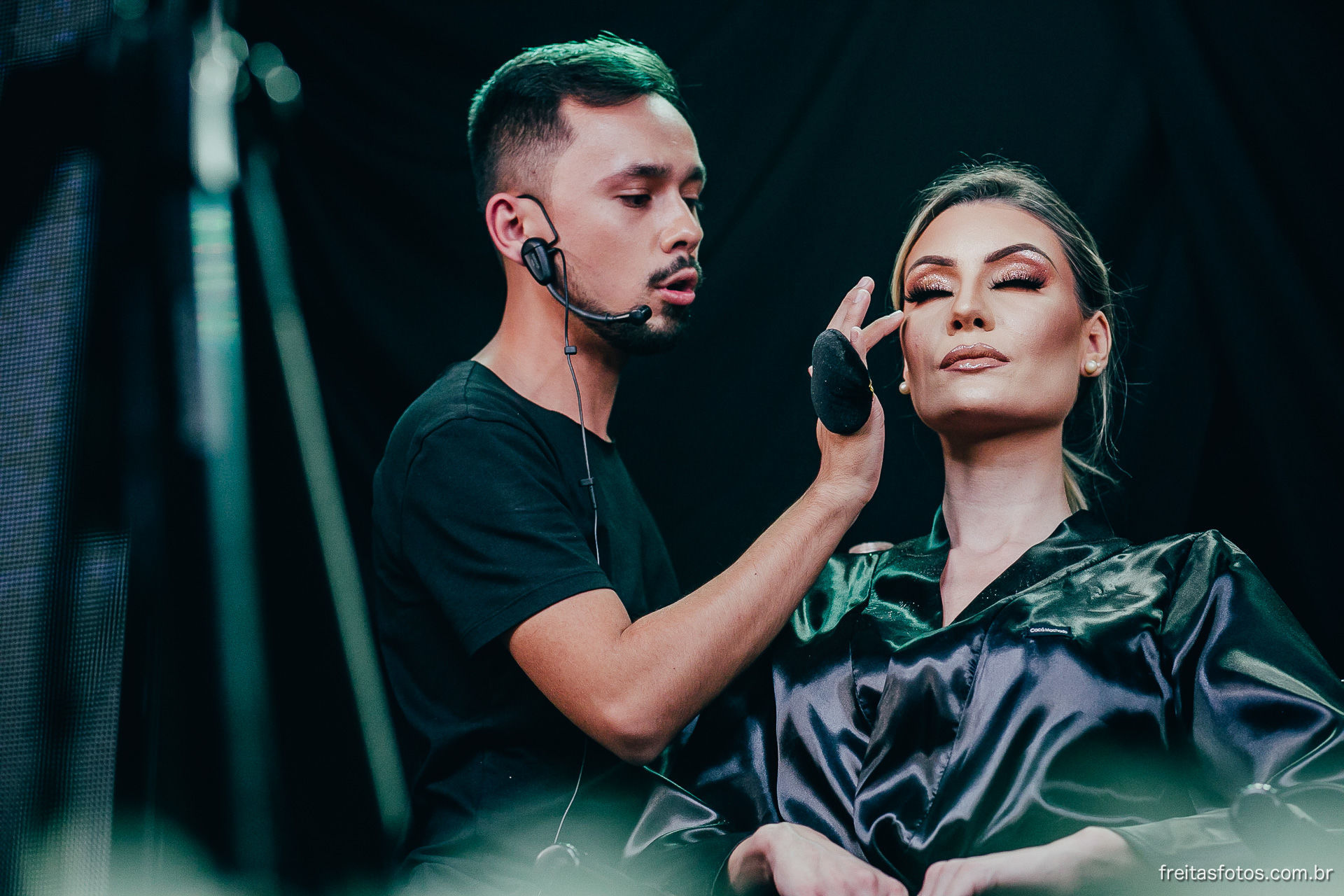 Foto THE BEAUTY OF MAKEUP Foto THE BEAUTY OF MAKEUP - Imagem 101