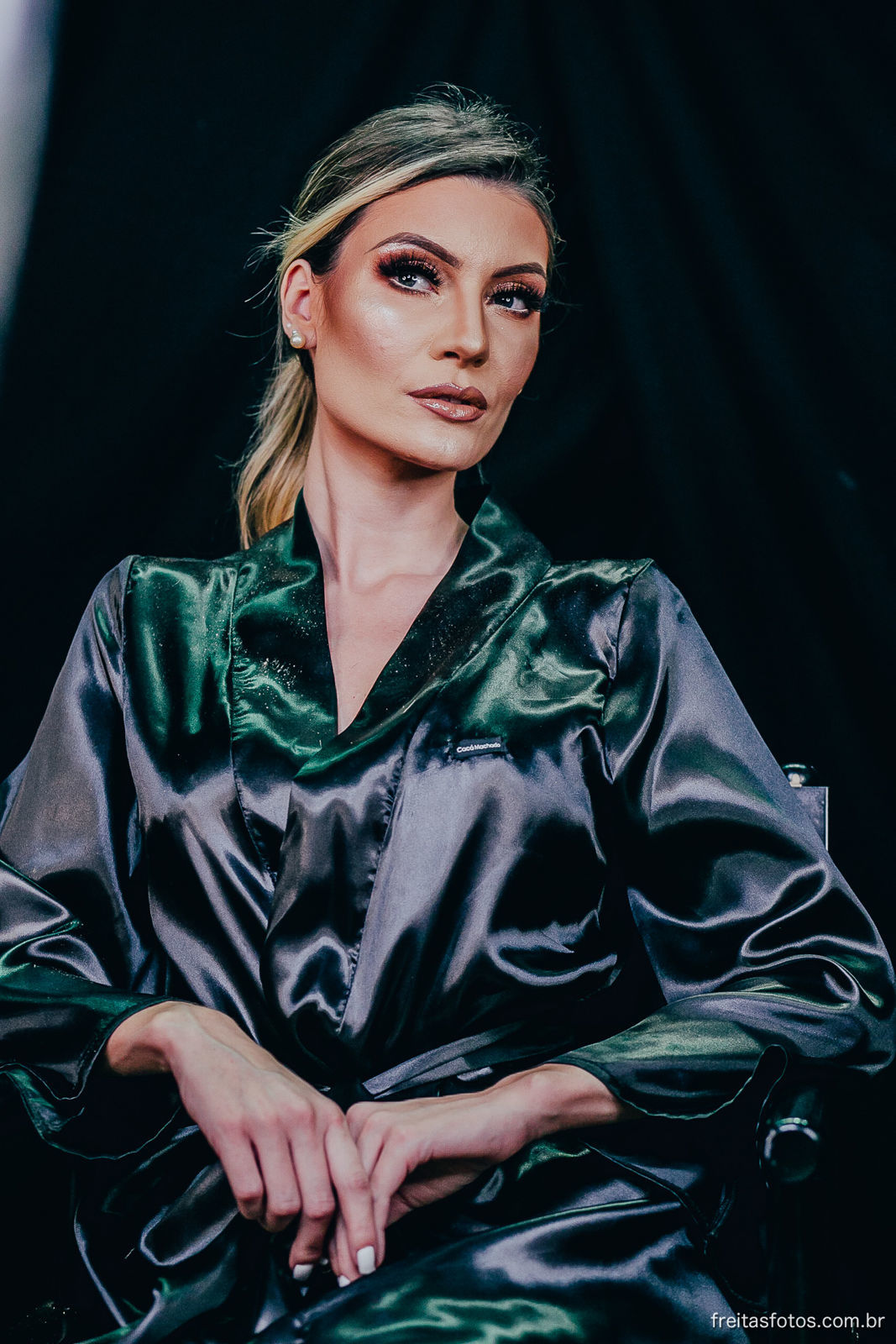 Foto THE BEAUTY OF MAKEUP Foto THE BEAUTY OF MAKEUP - Imagem 106
