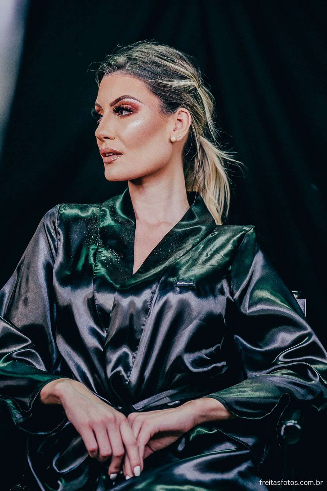 Foto THE BEAUTY OF MAKEUP Foto THE BEAUTY OF MAKEUP - Imagem 104